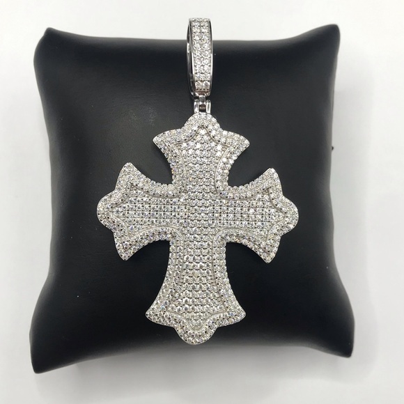 925 Sterling Silver 4.40CT Cross Pendant with Crystals